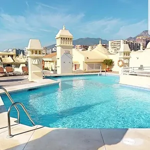 benalmadena-harbour-2br-w-rooftop-pool.hotelsinnerja.org/