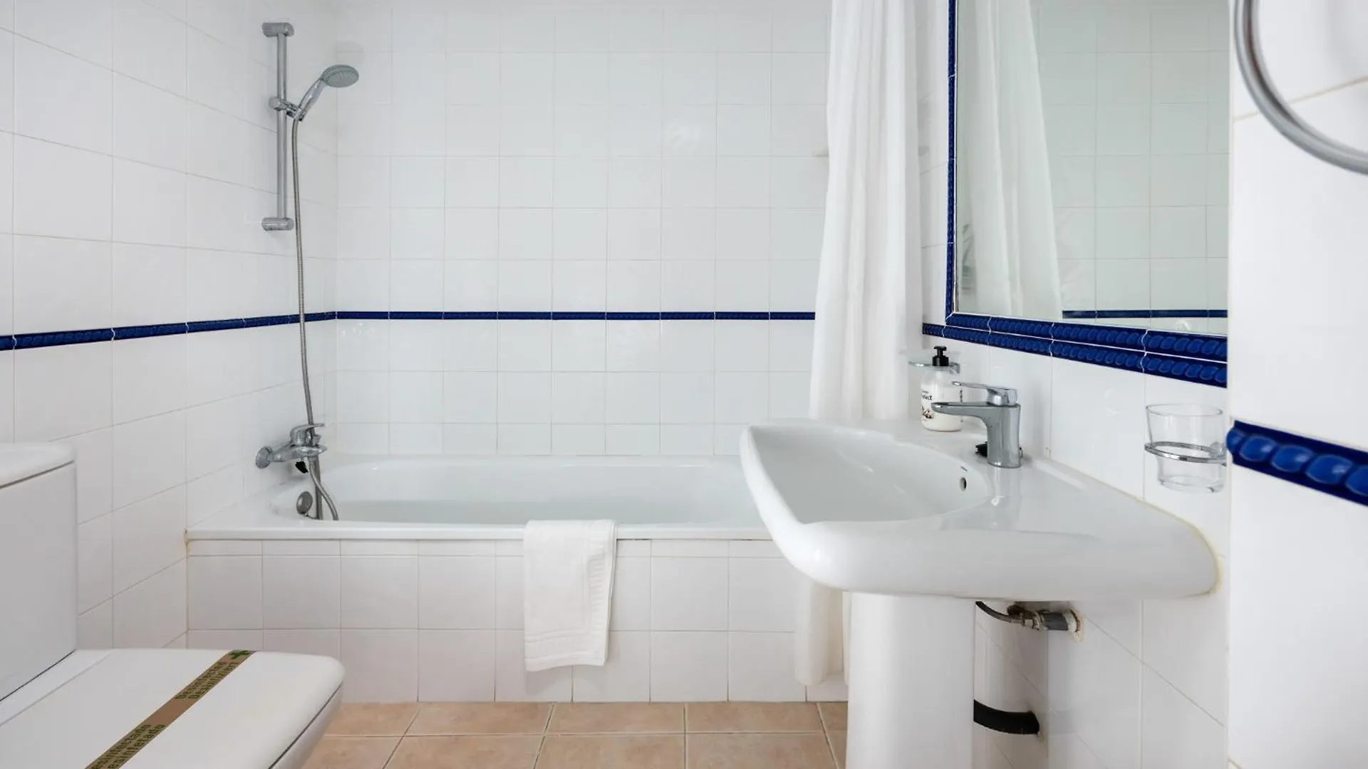 Benalbeach Apartments By Alfresco Stays Benalmadena 0*,  Spain